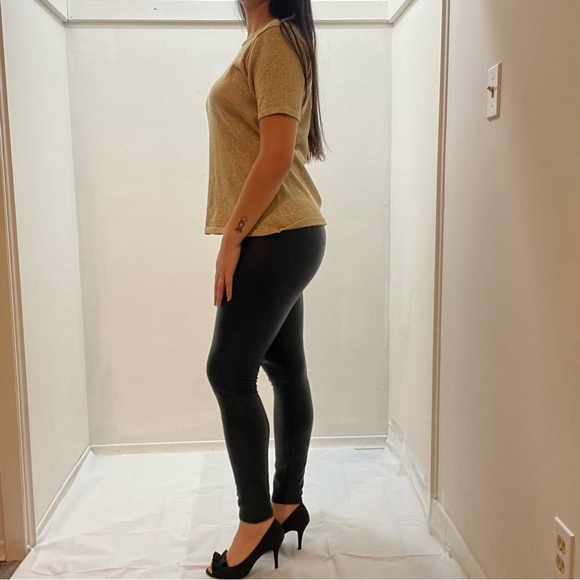 ✨ Vintage Gold Glittery Shirt - Easton’s House Brand ✨ - Picture 6 of 8